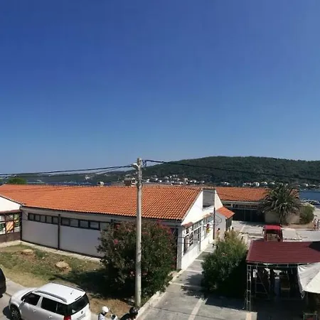 Appartements Dominique, With Private Terrace Supetarska Draga Exterior photo