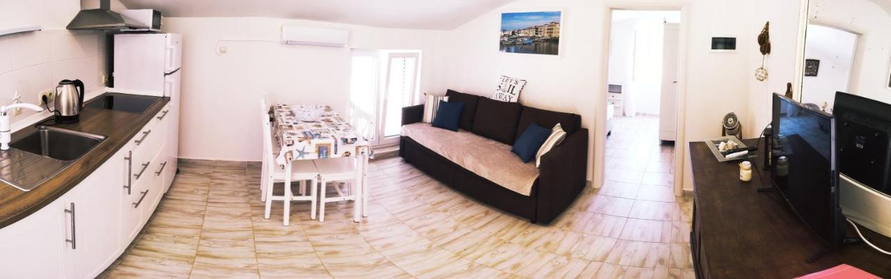 Appartement Dominique, With Private Terrace Supetarska Draga