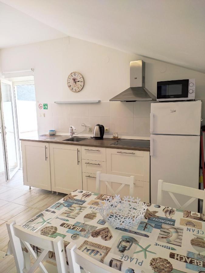 Apartment Dominique, With Private Terrace Supetarska Draga
